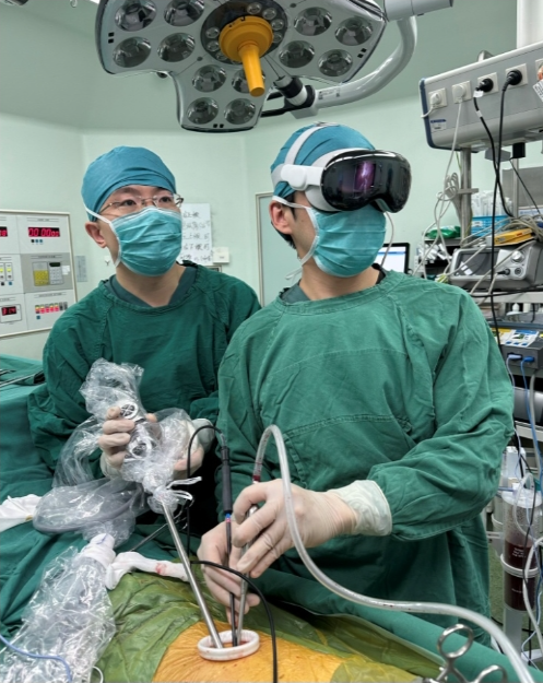 王俊院士团队完成首例应用Apple Vision Pro辅助胸腔镜肺癌根治术